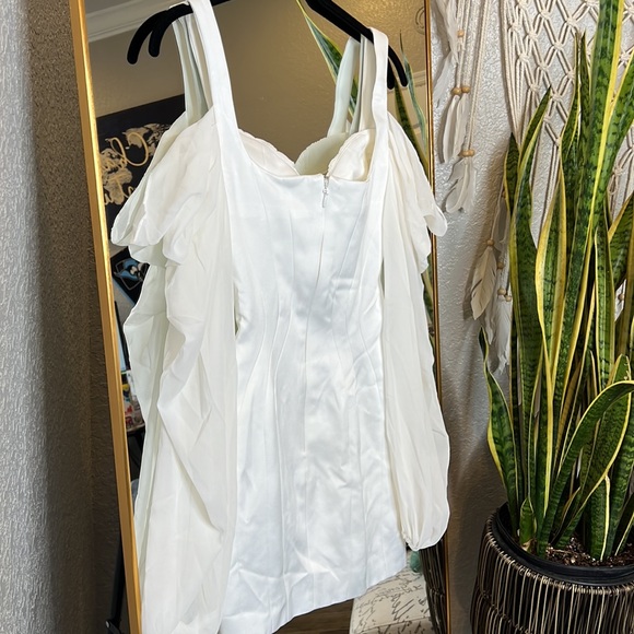 House of CB ‘Eva’ White Corset Puff Sleeve dress NWOT - Picture 11 of 13